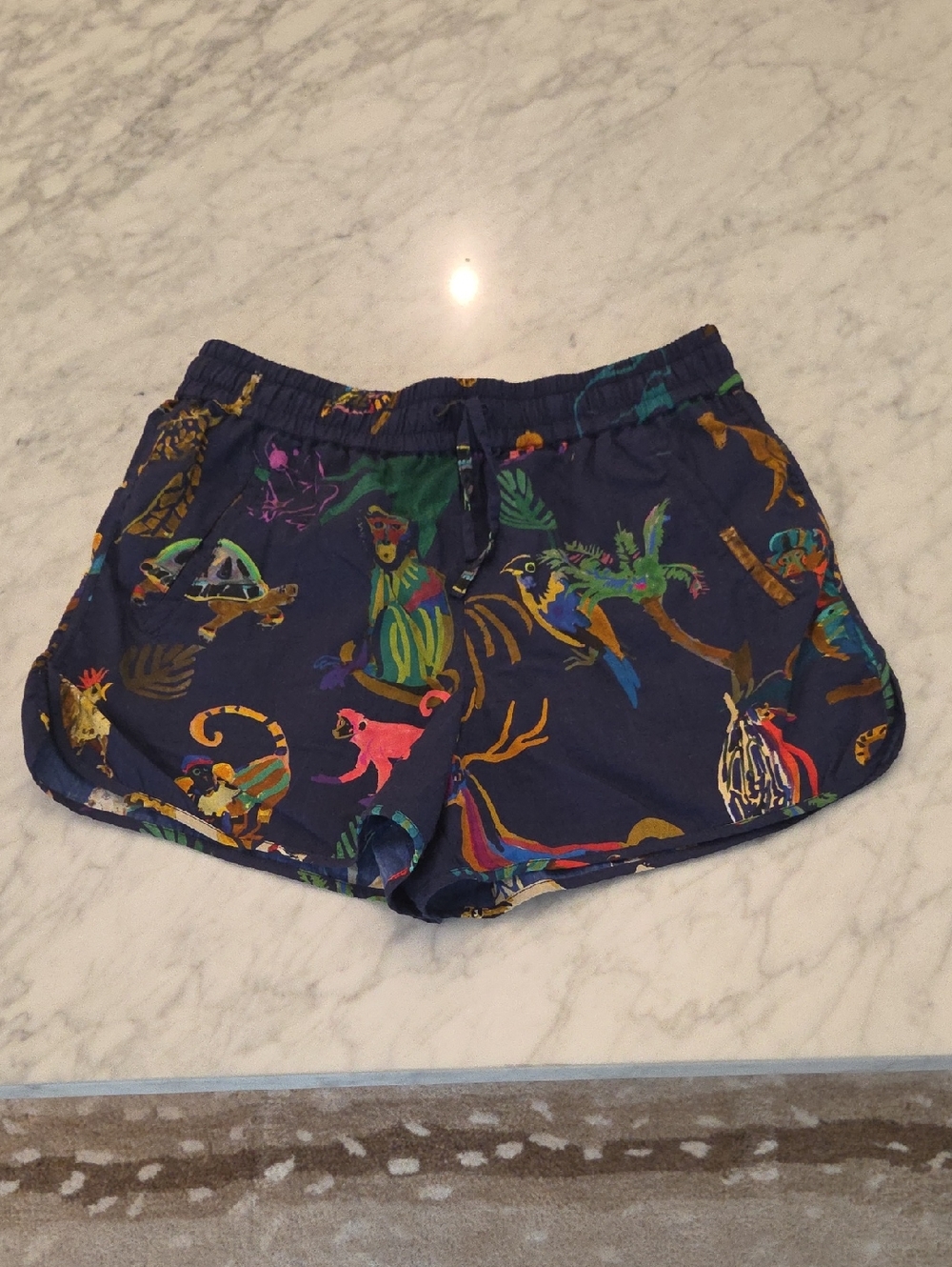 Sezane Kurt Short - Sézane X G.kero The Animals Navy Background - Size 2